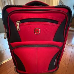 Swiss Gear Carry On - Excellent Condition